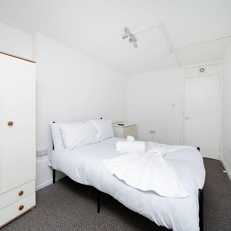 Private Double Bedroom With Ensuite And Garden Londres Exterior foto